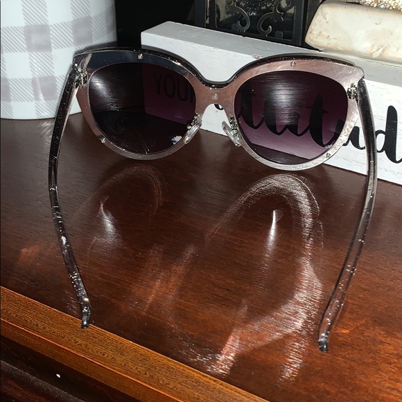 AJ Morgan ASOS dark gray glitter cateye sunglasses - Picture 4 of 5